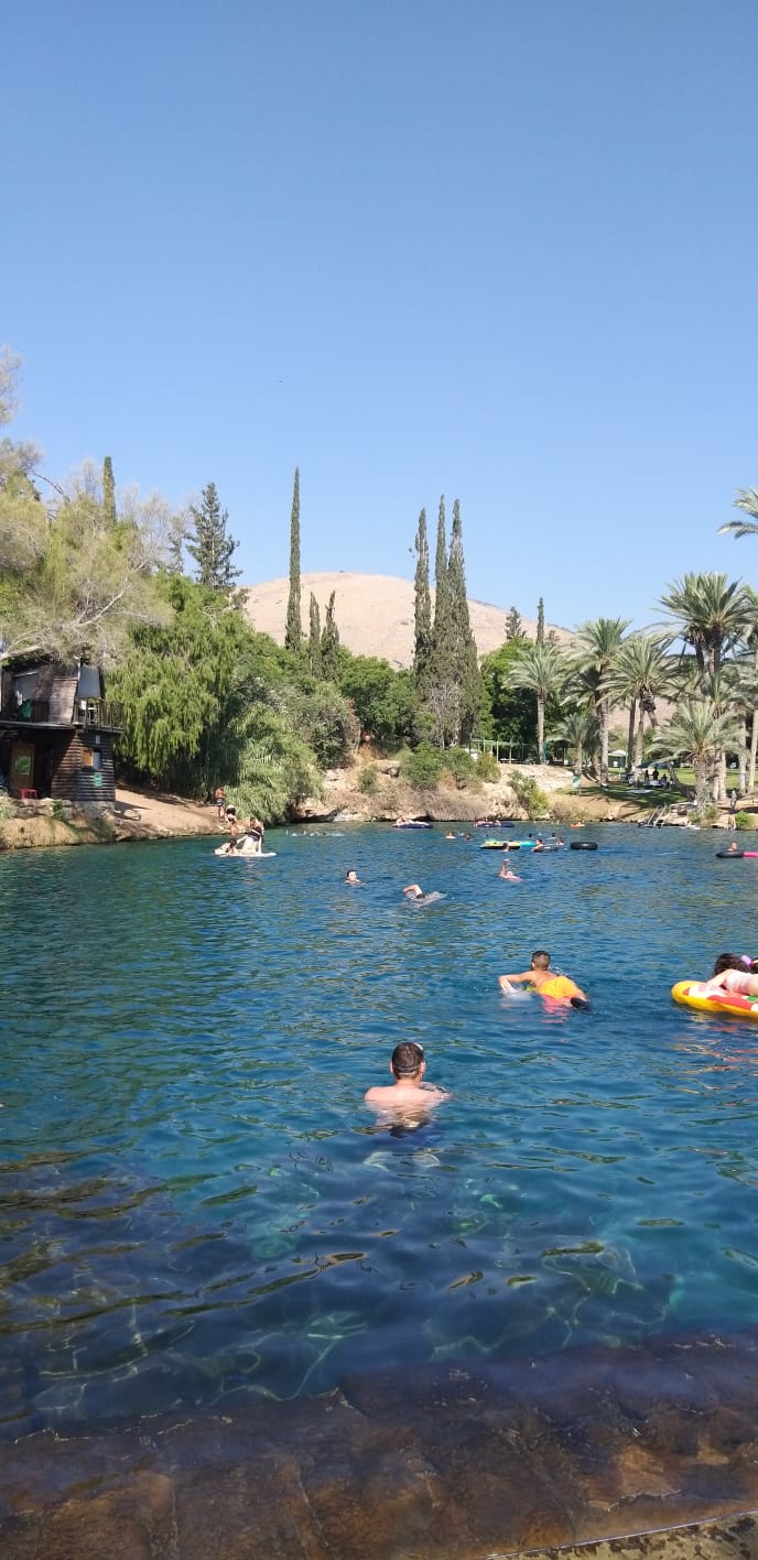 BCE9D88B-5C09-4689-9712-3B5530087218